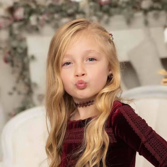 Meet your Posher, Whitney - Picture 1 of 1